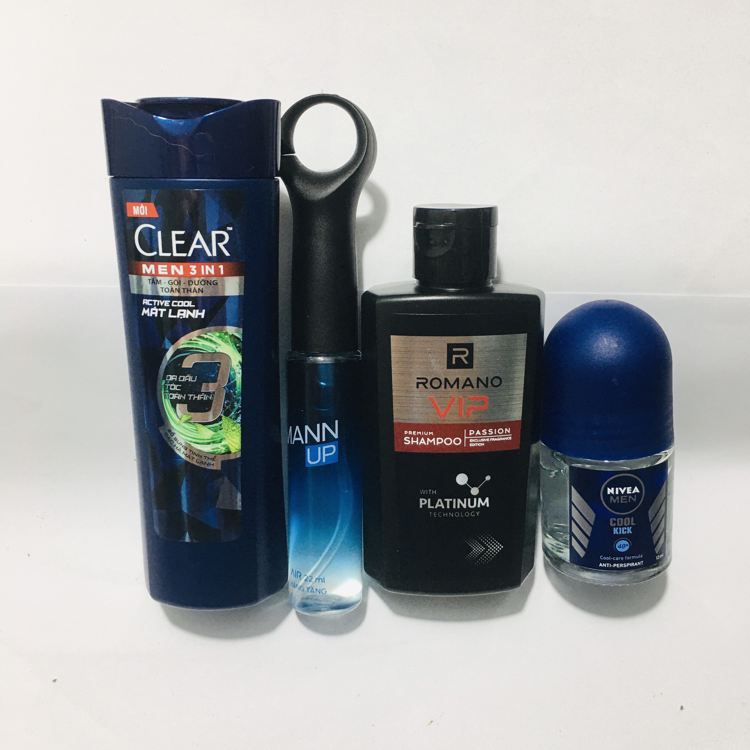 [HCM]Trọn bộ 4 món chào hè : 1 chai xịt nước hoa xmen 22ml+1 chai lăn nivea 12ml+1 chai gội đầu clear men 70g +1 chai gội romano vip 60g