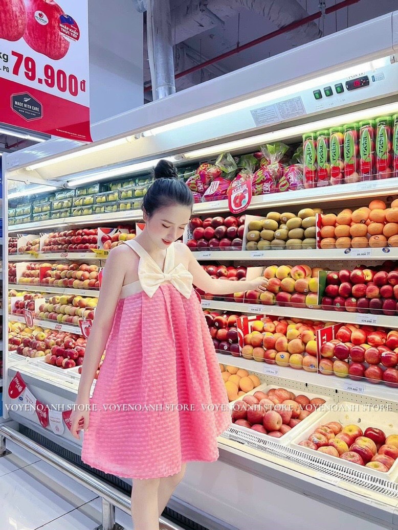 Đầm yếm nơ nữ siêu xinh chất voan bông max.2000