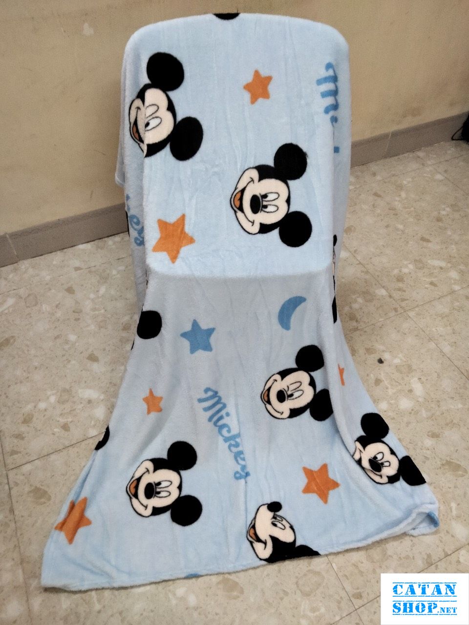 Super cute Mickey gm88-menle-gau strawberry bear office blanket