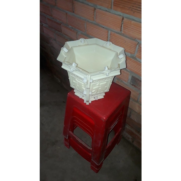 Khuôn đúc chậu lục giác rộng 25 cao 20 cm hoa văn tùy chọn