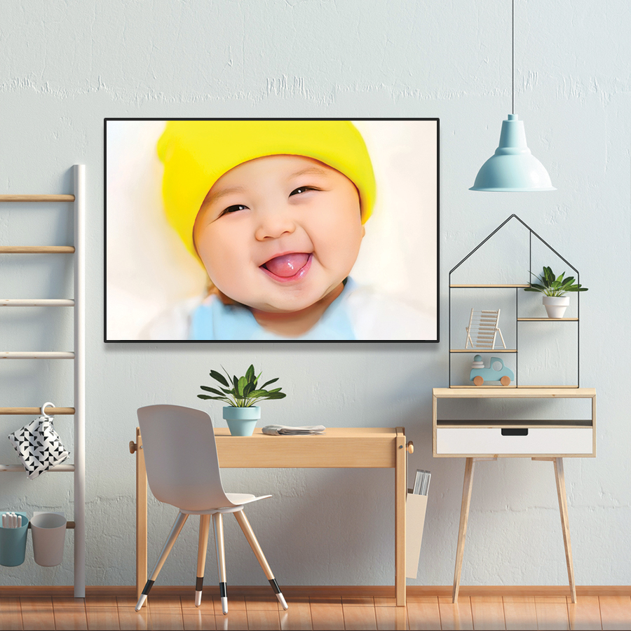 Tranh em bé mũ vàng dành cho mẹ bầu - Tranh dán tường mã 0112