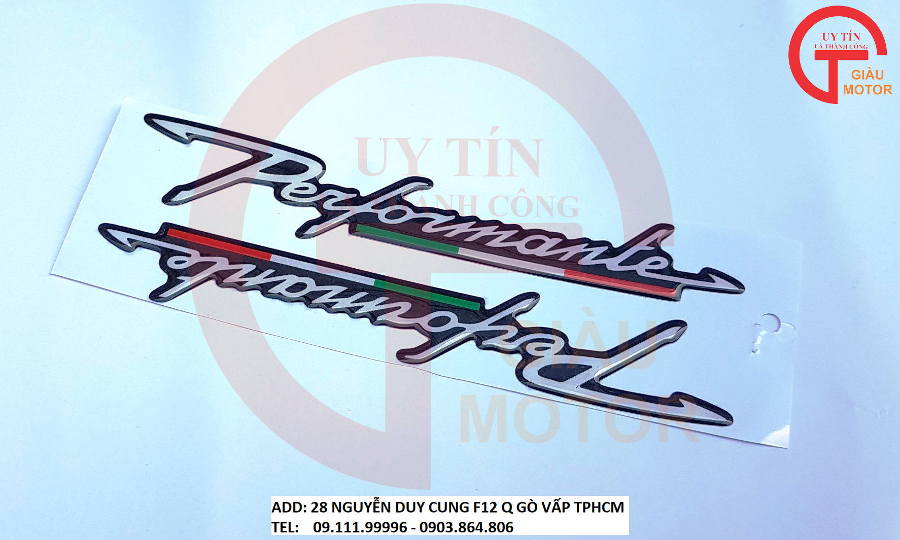 CẶP TEM CHỮ PHẢN QUAN CHỮ PERFORMANTE MÀU TRẮNG DÁN TRANG TRÍ XE