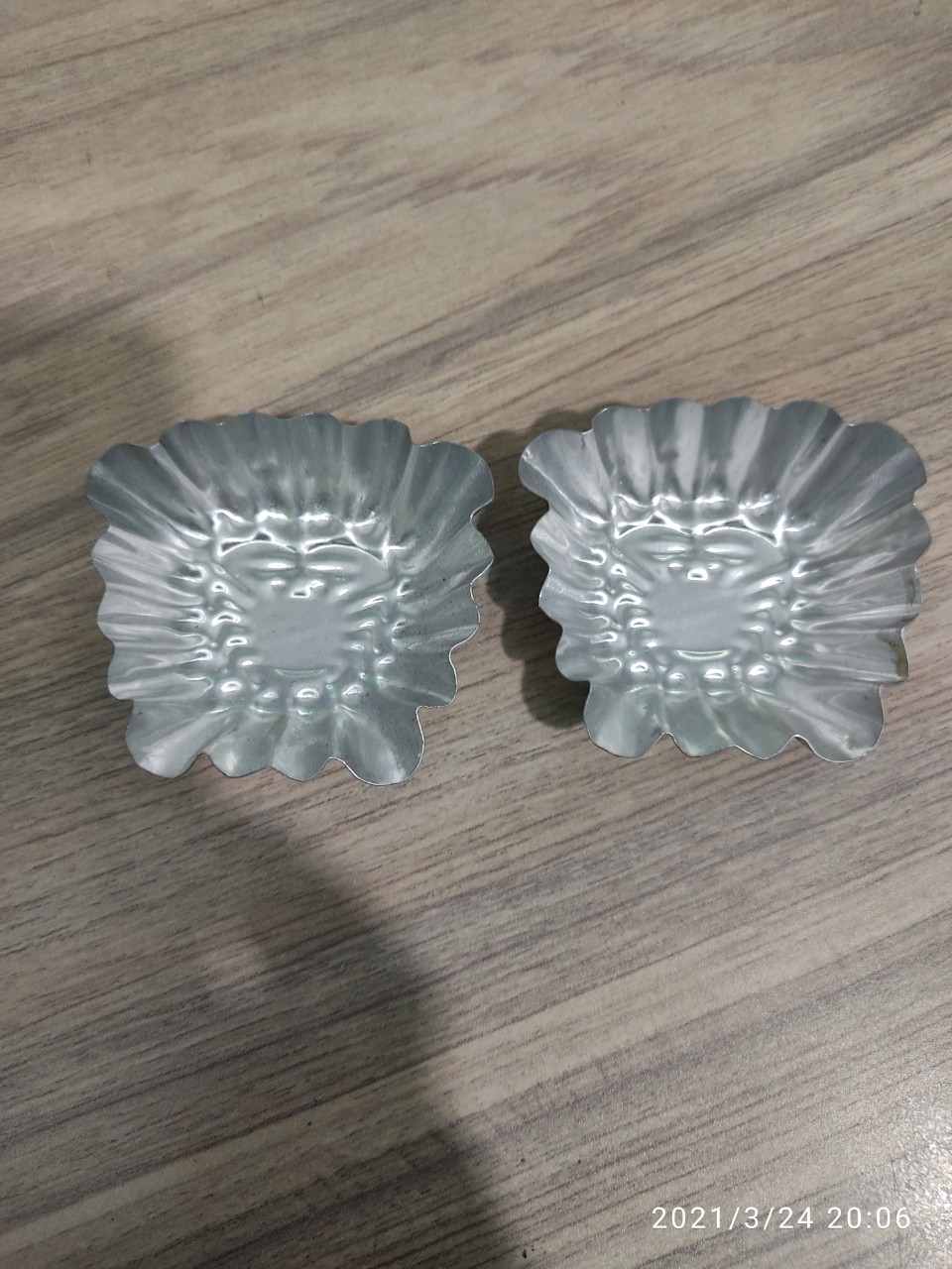 50 KHUÔN NHÔM VUÔNG LÀM BÁNH BÁNH BÒ BÁNH DA LỢN 5.5 CM - Cua