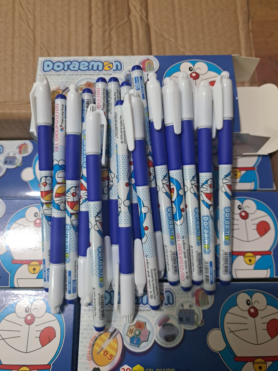 01 hộp 20 cây bút gel-012/do doraemon mực xanh ngòi 0,5mm