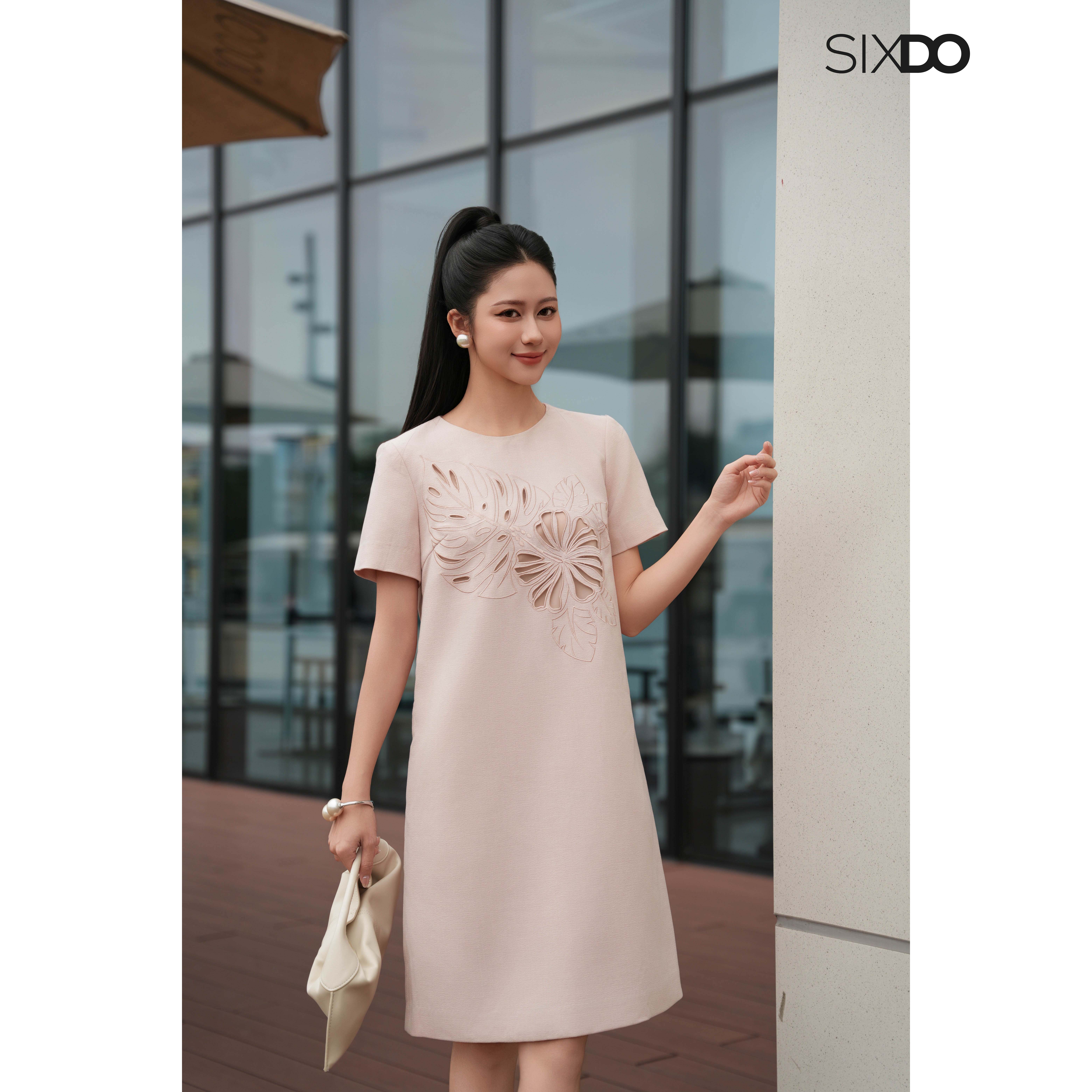 Đầm suông ngắn tay cổ tròn hoa thêu cutout SIXDO (Salmon Woven Loose Dress)