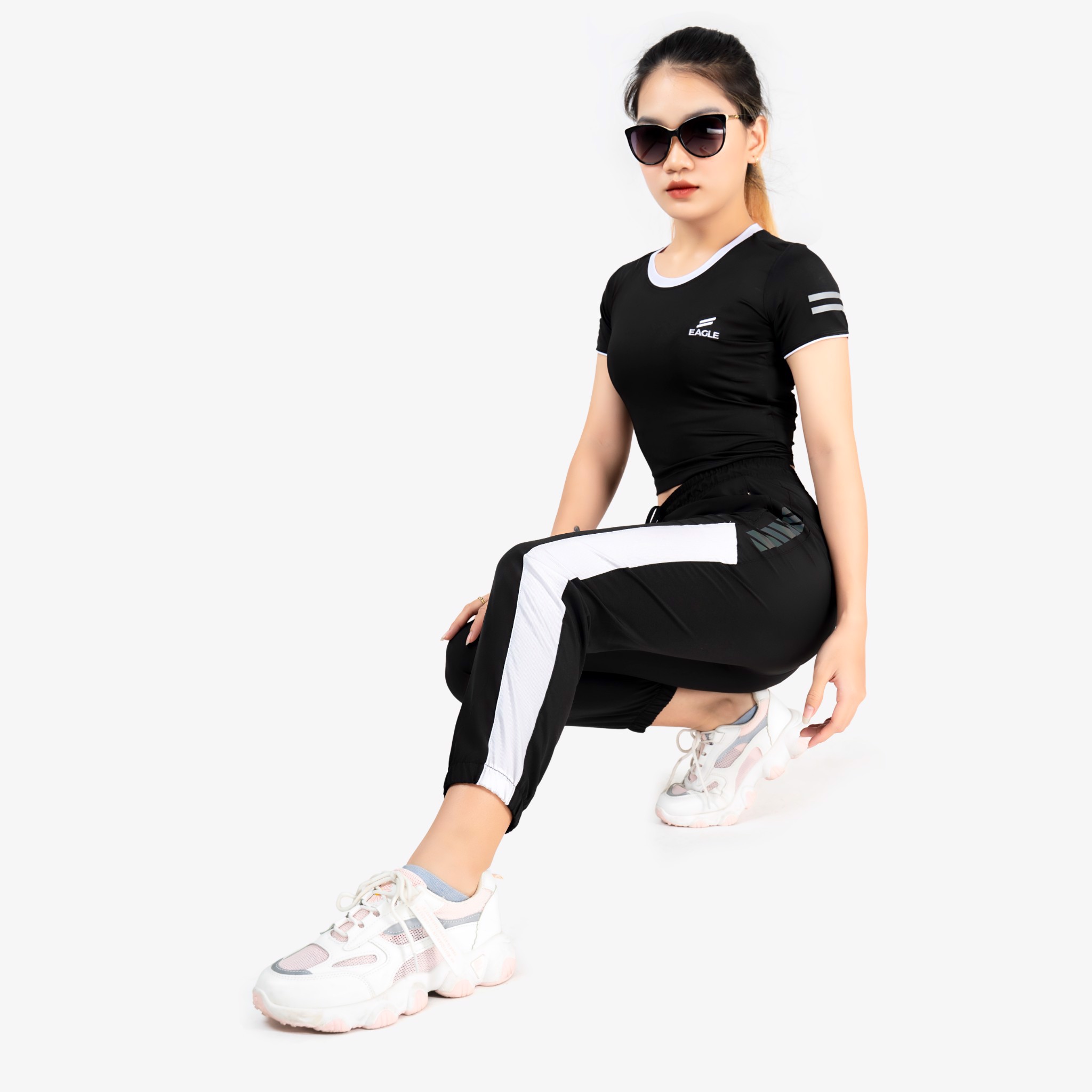 Quần jogger nữ Eagle sọc phản quang - Đen - YOLO SPORT
