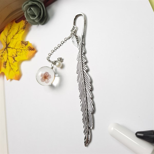 Bookmark đánh dấu sách lông vũ kim loại phối quả cầu thủy tinh hình hoa