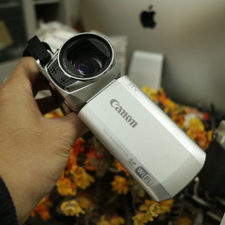 Máy quay phim Canon IVIS HF R30 có wifi