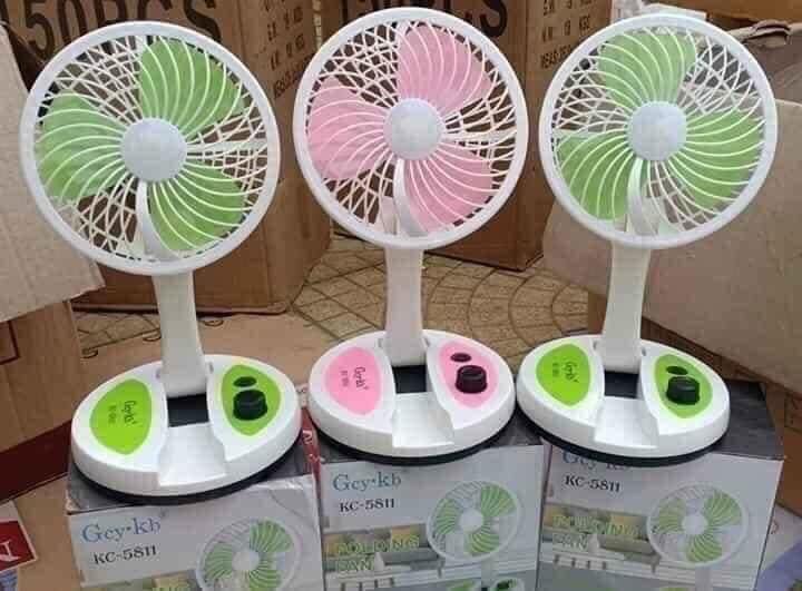 Quạt sạc tích điện gấp gọn Folding Fan KC-5811 có đèn led, quạt cầm tay mini mẫu mới 2020 tiện dụng