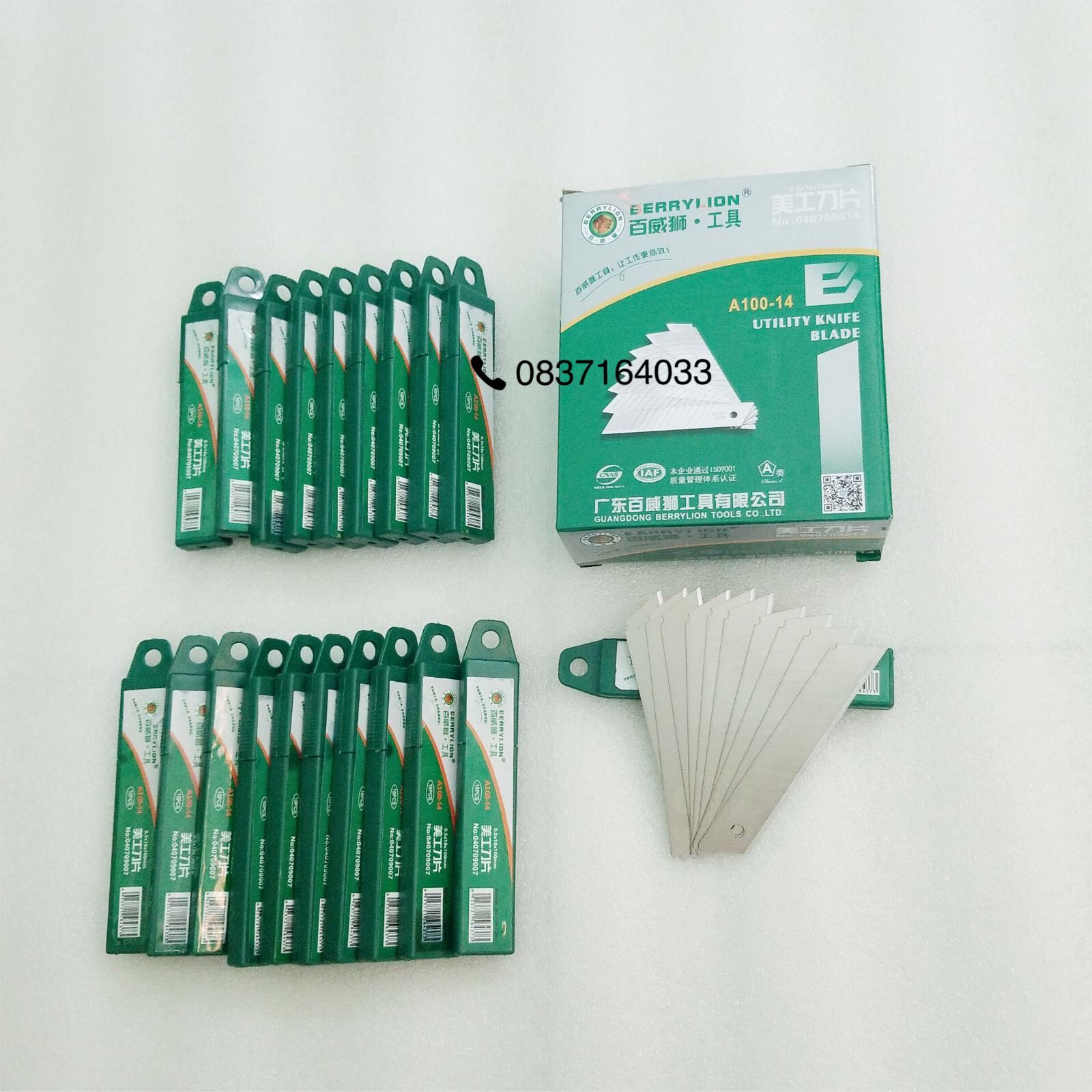 Lưỡi dao rọc giấy  Berrylion (hộp 20 vỉ, 1 vỉ 10 lưỡi )