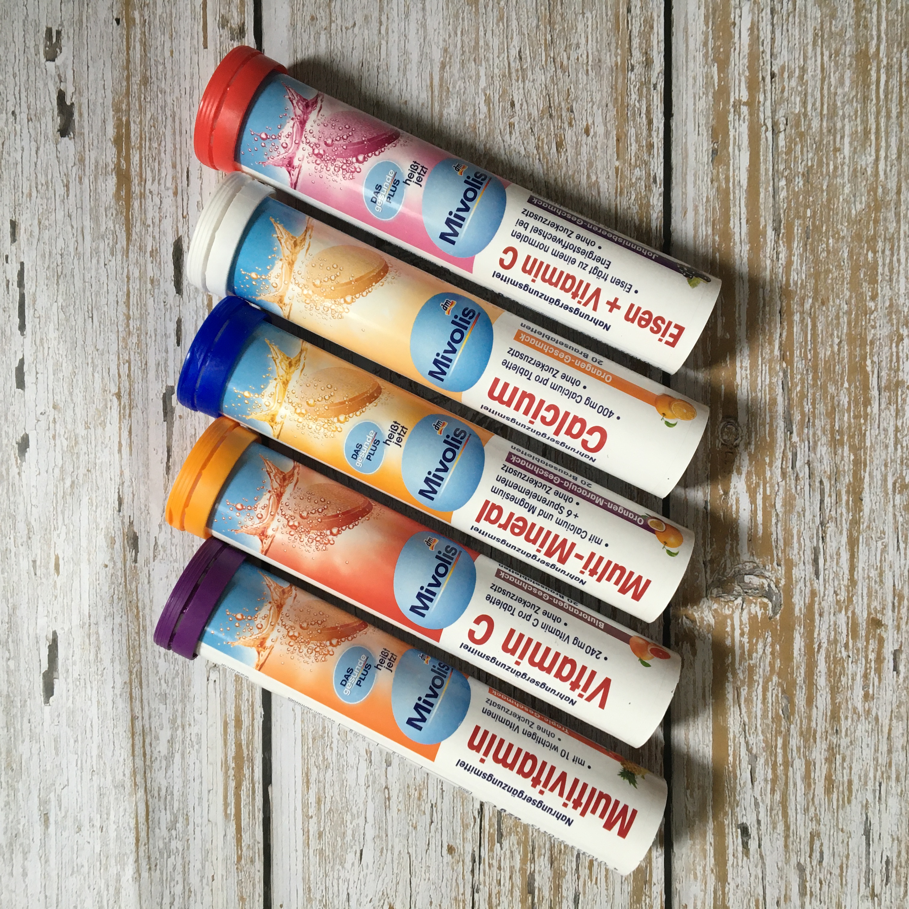 Viên Sủi Mivolis Sắt + Vitamin C, 20 Viên. Bổ sung sắt góp phần vào sự hình thành của các tế bào máu và hemoglobin. Ngăn ngừa tình trạng thiếu mắt do thiếu sắt gây ra. Hàng nội địa Đức xách tay.