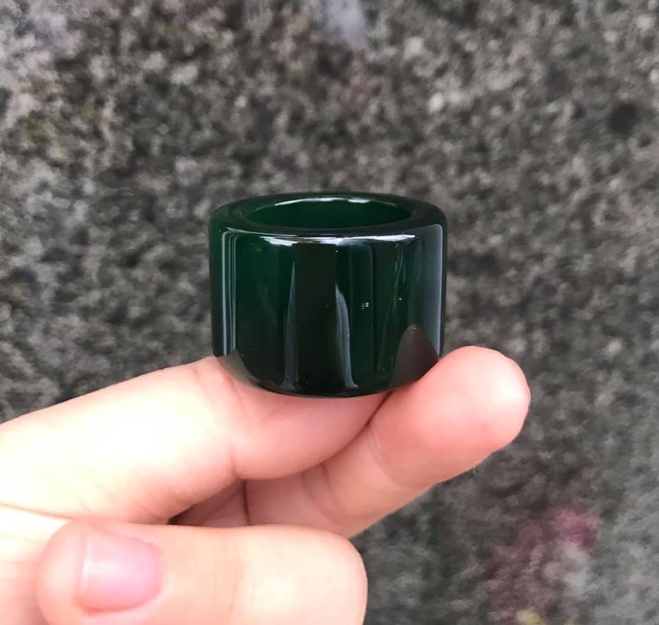 Nhẫn càn long bản vuông đá mã não xanh size 23-24