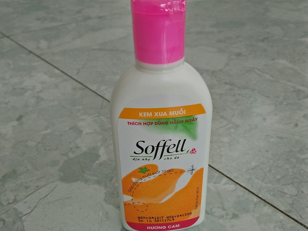 Kem chống muỗi hương cam Soffell 60ml