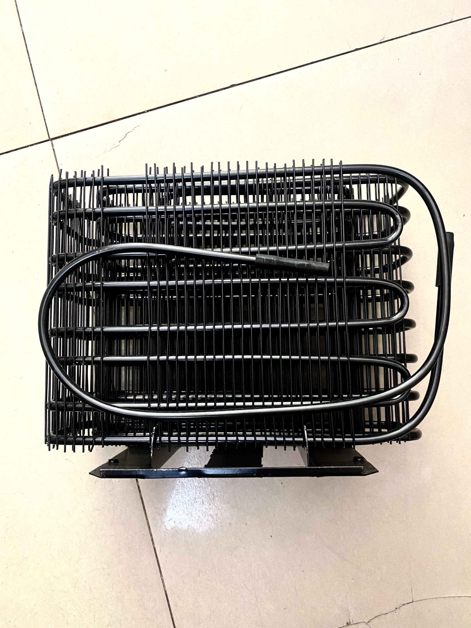Dàn tản nhiệt tủ mát - Dàn nóng dạng cuộn bền đẹp