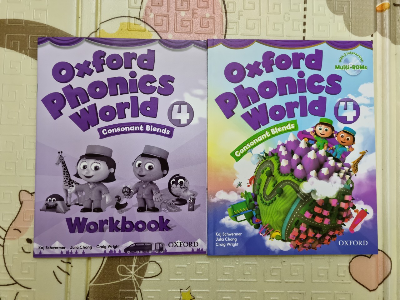 Bộ Oxford Phonics world 4 khổ to A4 [ bộ 2 cuốn + tặng kèm file nghe Mp3]
