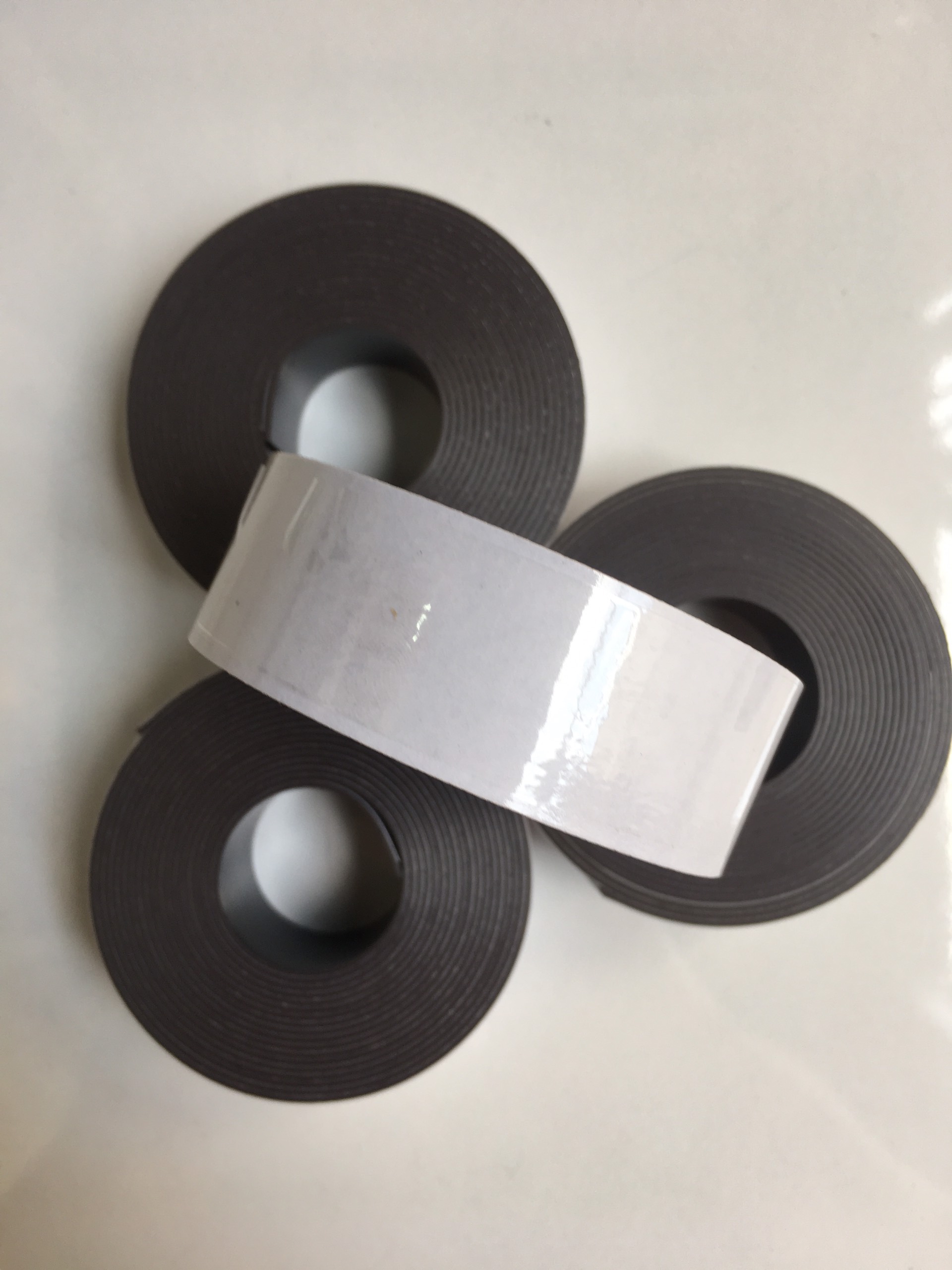 [HCM]3m x3cm x1mm nam châm dẻo cuộn cuộn nam châm lá có keo