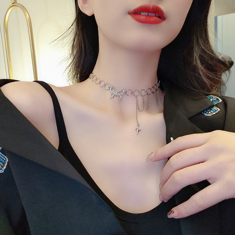 Vòng cổ choker hình bướm xinh xắn dành cho nữ
