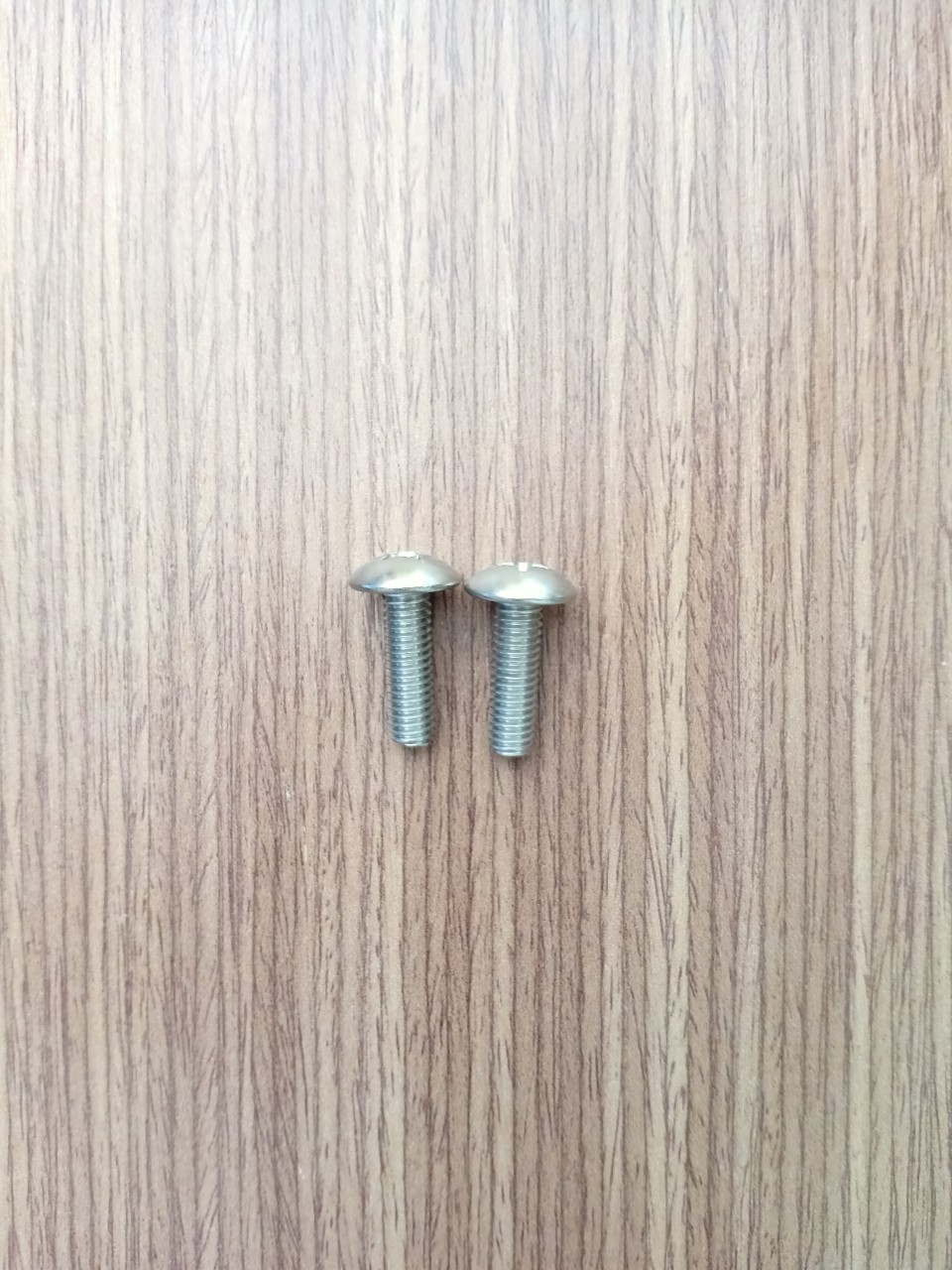 1 BỊCH 25 BULONG ĐAI ỐC INOX 304 6x20 DÙ ( BAKE ) M.E HOÀNG KHANG