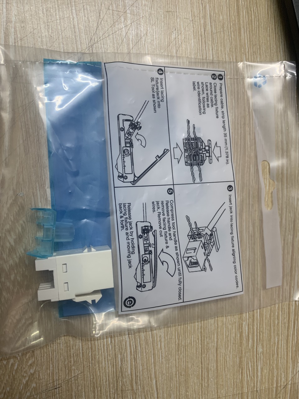 Nhân mạng cat5e commscope 1375191-1 modular jack