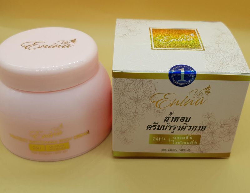 Kem dưỡng trắng body ERINA THÁI LAN(mẫu mới) Tăng tính đàn hồi giúp da săn chắc, không bị chảy xệ, dưỡng da trắng hồng không tì vết, cân bằng độ ẩm, se khít lỗ chân lông làm trẻ hóa làn da.
