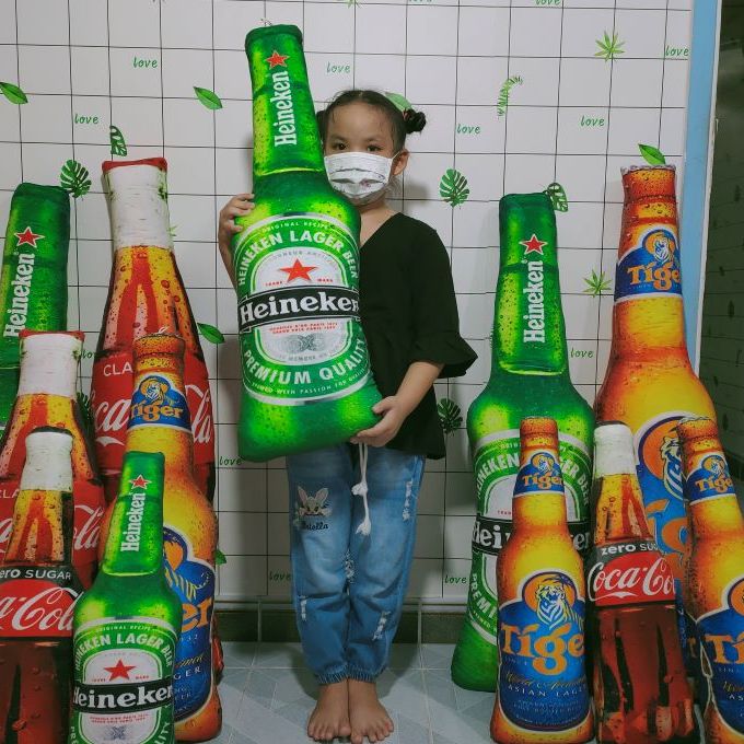 GỐI TỰA TRANG TRÍ HÌNH CHAI BIA HENIKEN 65CM GỐI ÔM CAO CẤP CHO BÉ