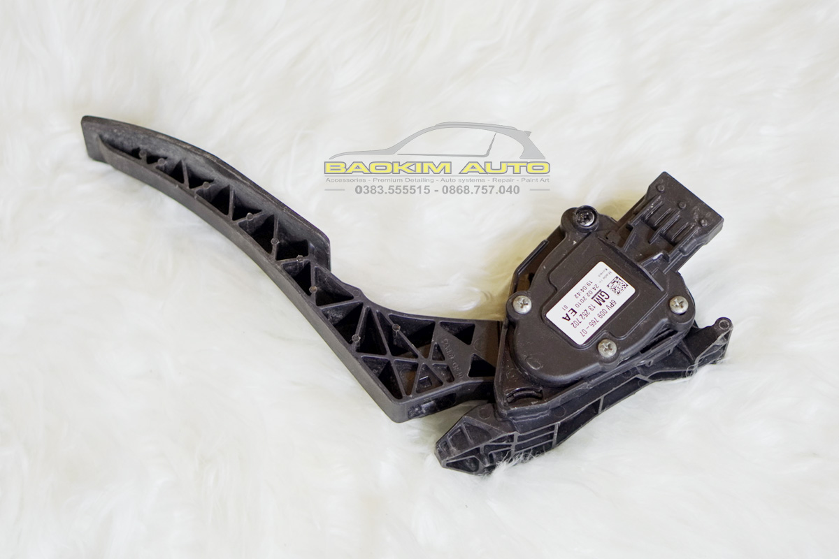Bàn đạp chân ga liền cảm biến Chevrolet Cruze CDX / Orlando , chính hãng GM, nhập khẩu GM Korea