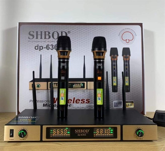 Micro không dây giá rẻ, micro không dây sự kiện micro không dây shbod dp6363 - 4 râu, bắt sóng cực khỏe âm thanh chuyên nhiệp hút âm tốt hát nhẹ hát karaoke cực hay, âm thanh trung thực hát nhẹ trống hú rè. bảo hành 12 tháng.