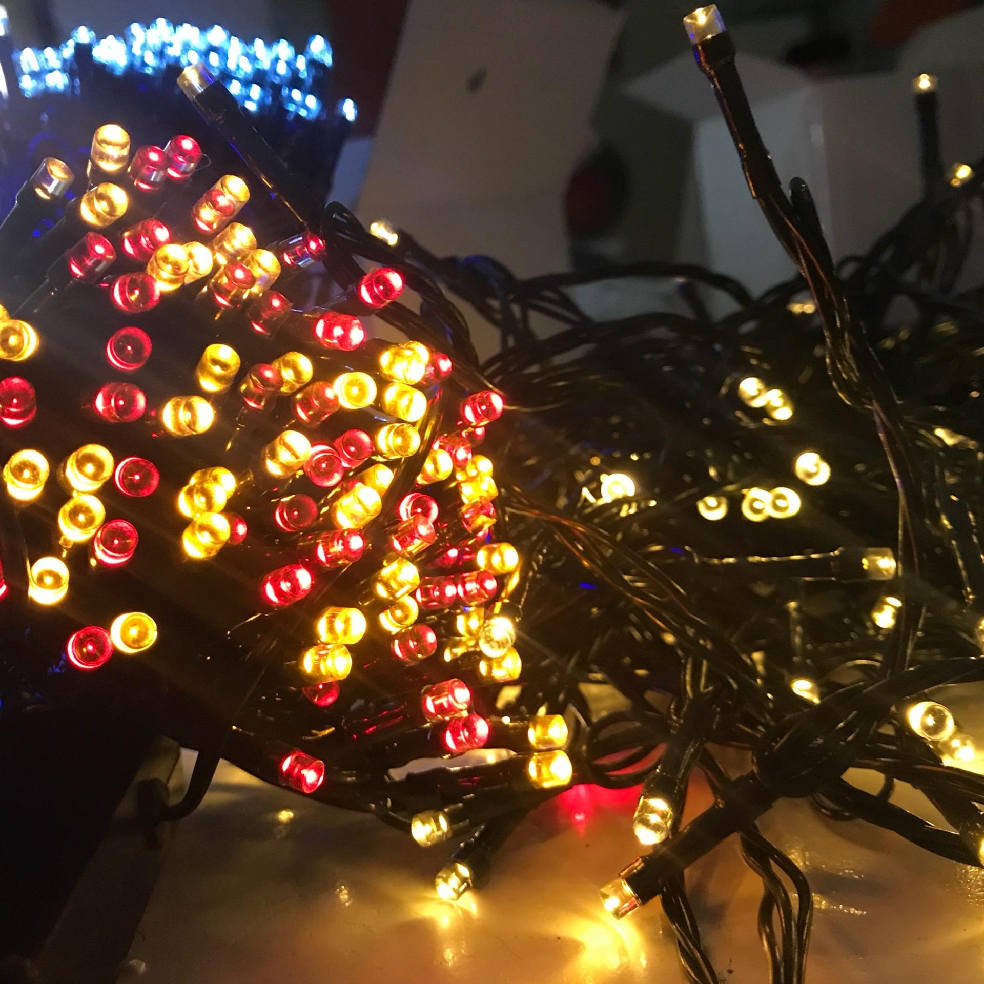 Dây đèn trang trí 100 bóng led năng lượng mặt trời 17m