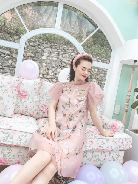 Áo dài cách tân, áo dài mặc tết dáng xòe tôn dáng 2021