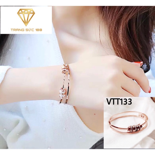 Vòng tay titan VTT133 sản phẩm có thiết kế sang trọng quý phái hợp thời trang dễ dàng kết hợp với nhiều trang phục khác nhau