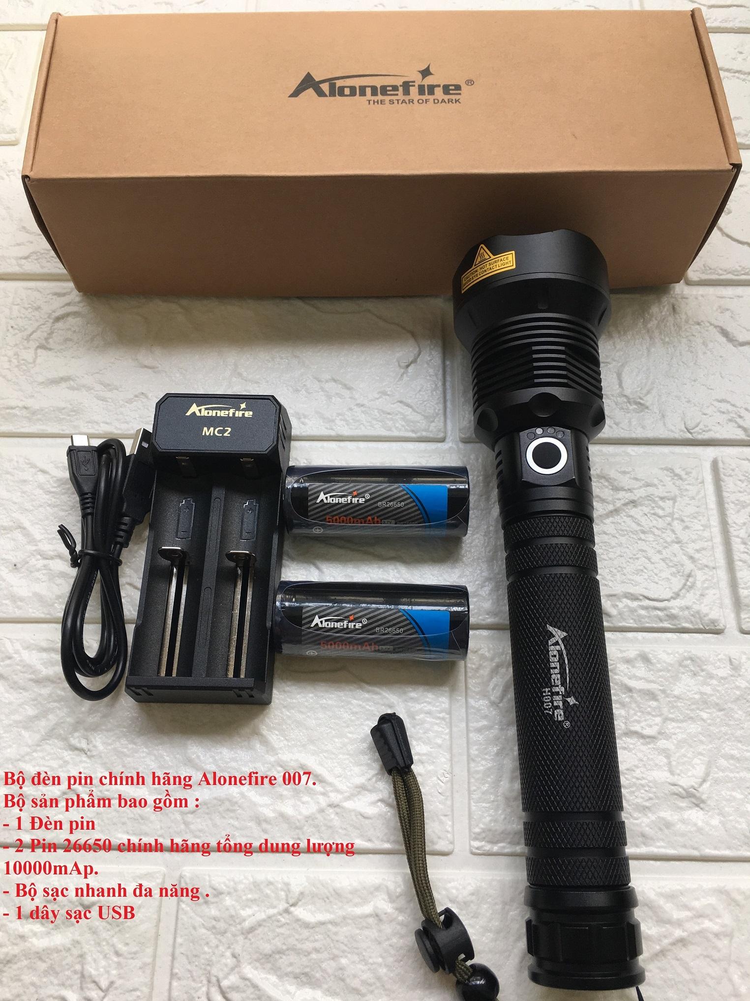 [HCM]Đèn pin siêu sáng thế hệ mới . Gồm 2 pin 26650 tổng dung lượng 10.000 mAp . Tặng kèm bộ sạc nhanh đa năng