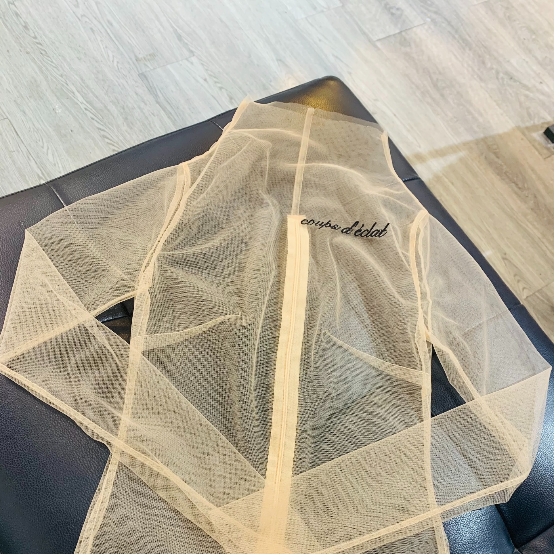 Moda de Lita - Elmer Shirt (Áo lưới thêu chữ)