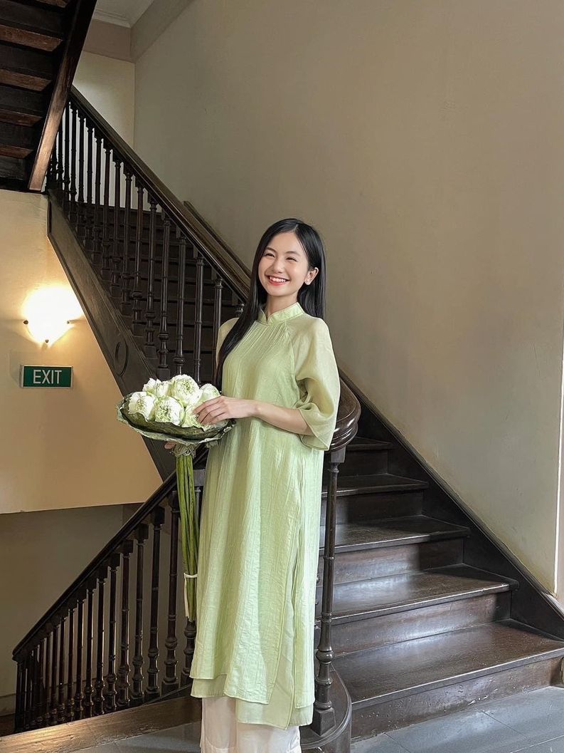 Áo dài cách tân 4 tà dáng suông chất lụa xước áo dài mặc tết xinh xắn
