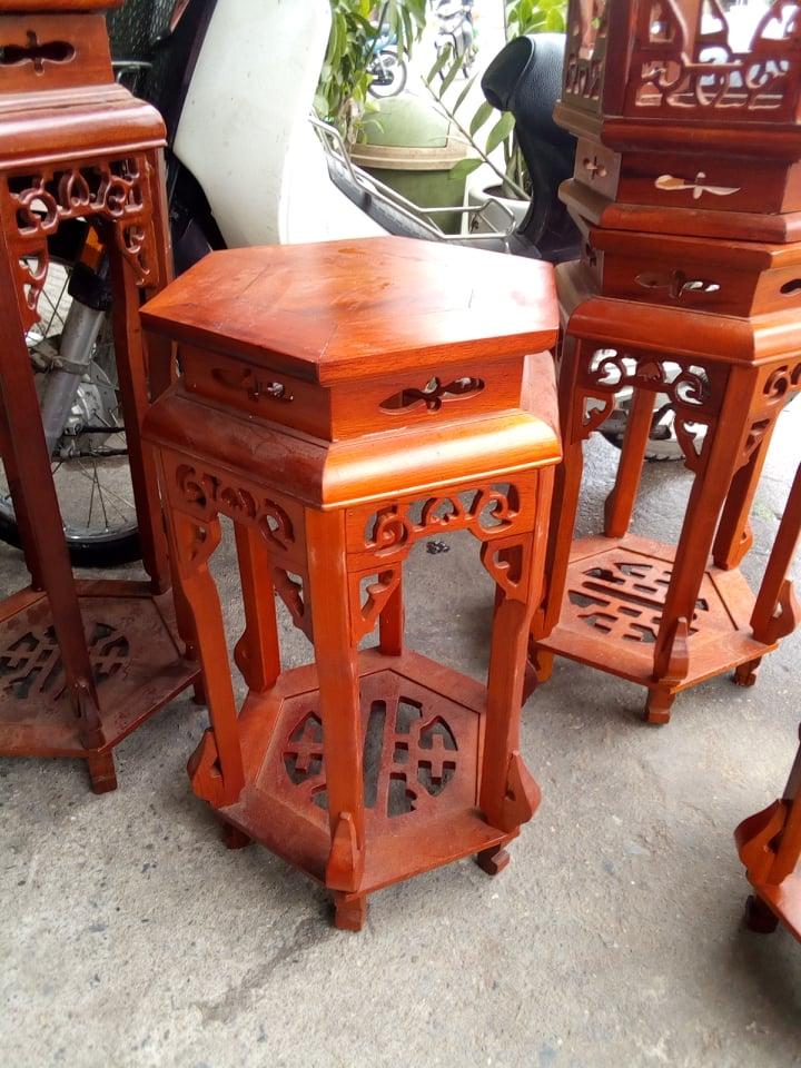 đôn dác gỗ gụ cao70 cm mặt 32 cm giá 500k