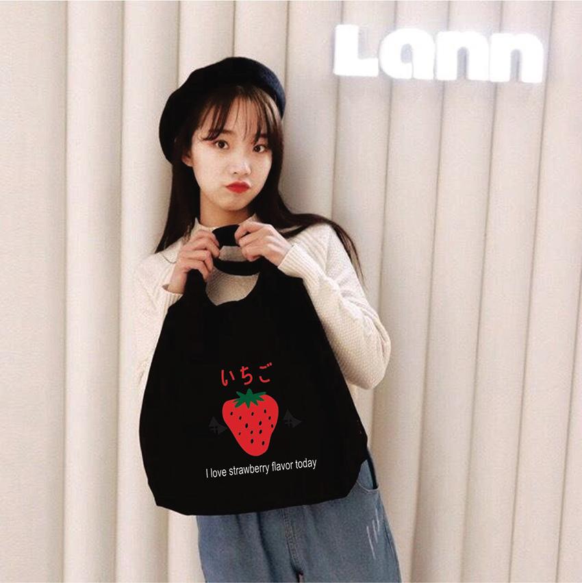 Túi vải Canvas mềm in hình quả dâu siêu xinh túi tote dày dặn tặng quà xinh TL59, in hình rõ nét, sắc sảo, không bị nhòe, bị lem