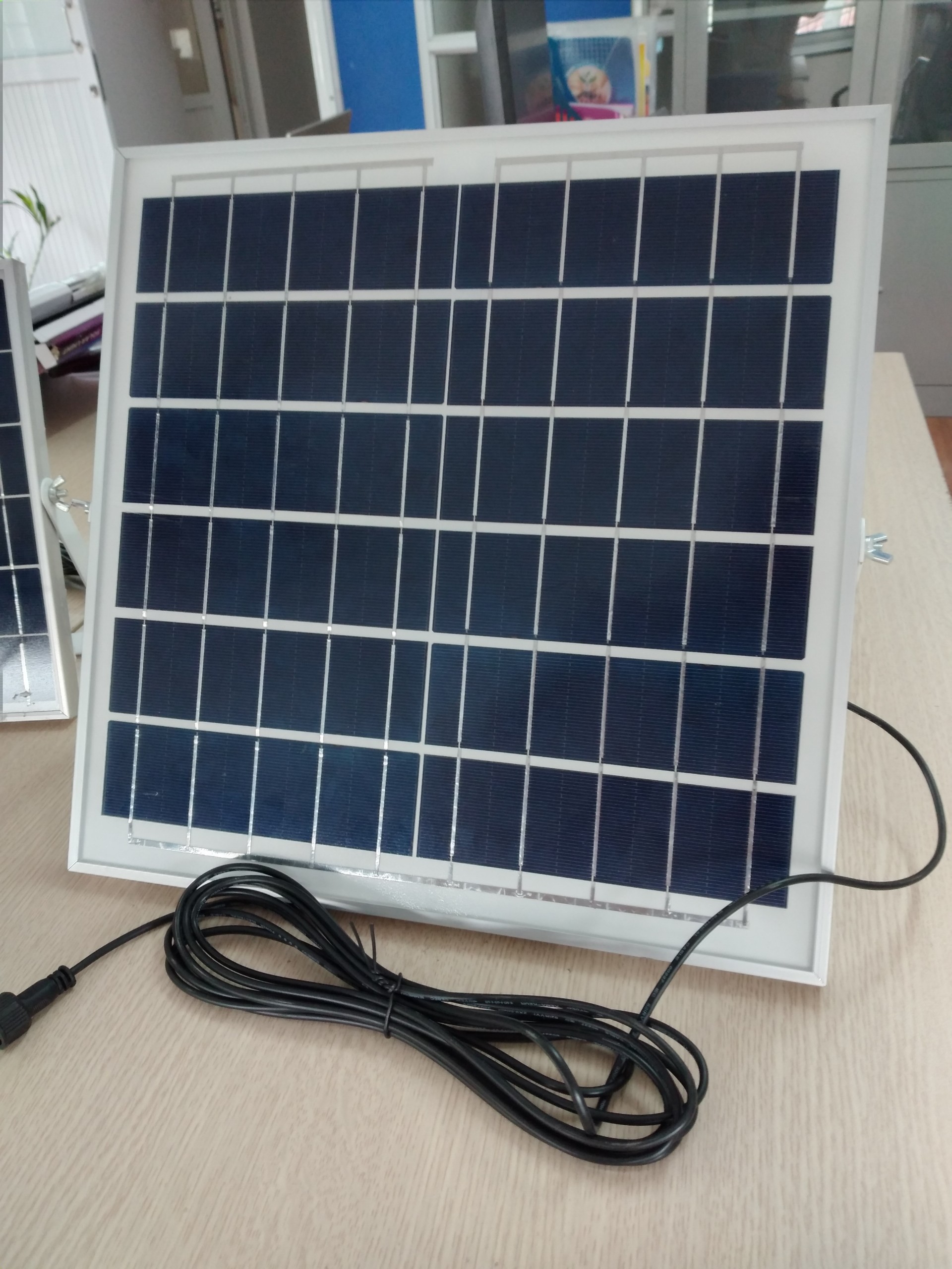 Tấm Pin 6v/18w (Kèm dây nối 5m - loại 1 chân cắm)