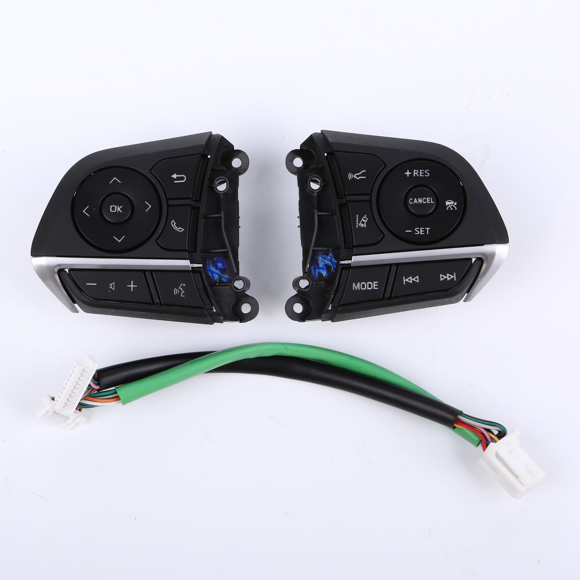 Cruise control Camry 2019 - 2020 -2021 . Hộp full box có kỹ thuật viên hướng dẫn lắp đặt