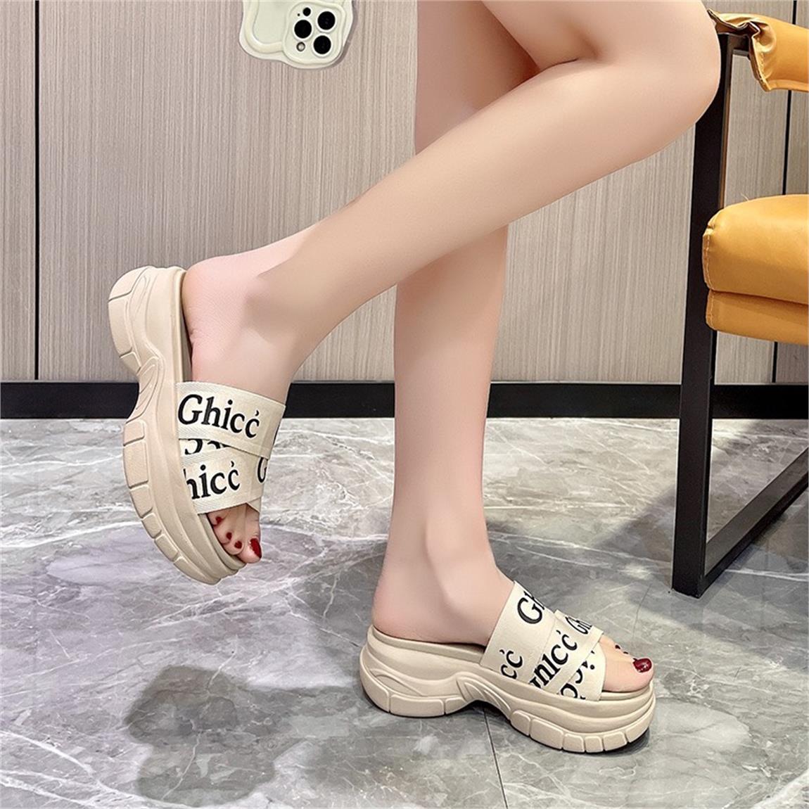 Dép nữ MWC 8298 - Dép Nữ Đế Cao Quai Ngang Phối Chữ Thời Trang Hot Trend