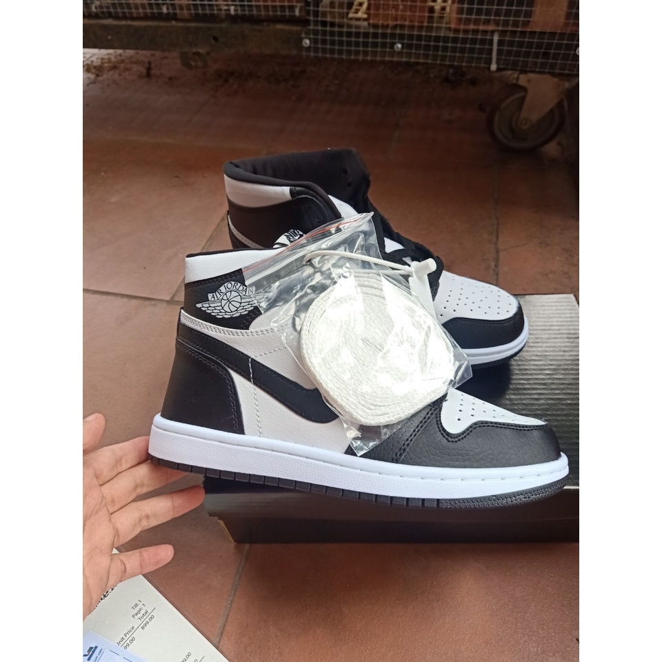 Giày Thể Thao Jordan⚡️Siêu Rẻ⚡️ cao cổ Đen Trắng