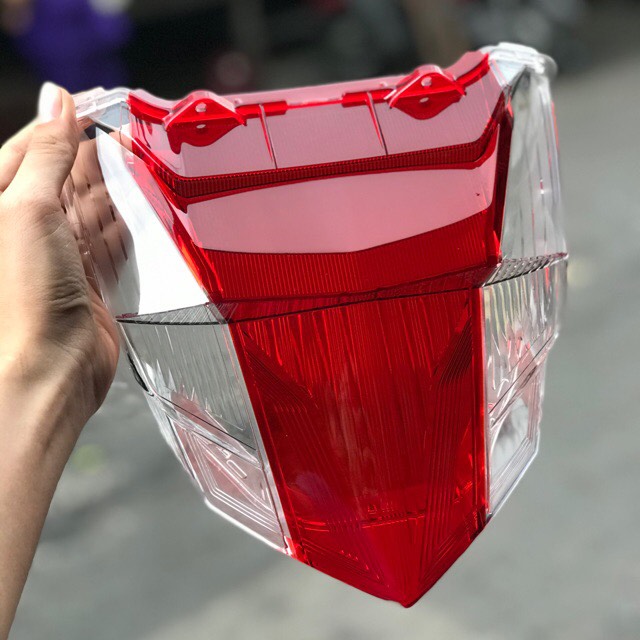 Mica đèn hậu cho winner ( V1 )