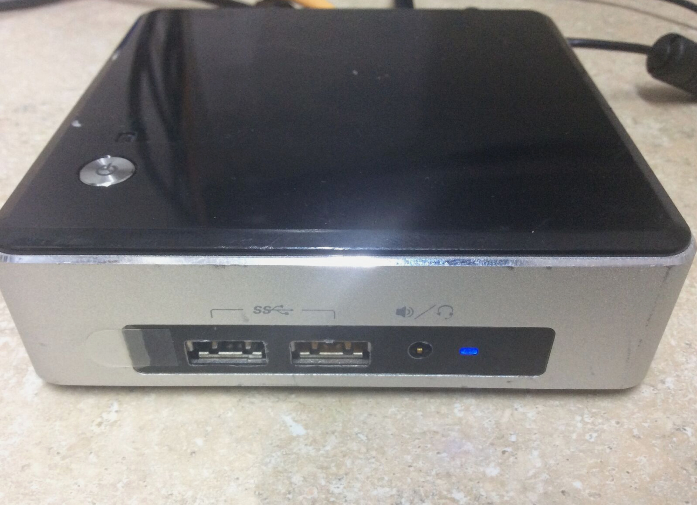 Máy tính Intel Nuc Core i5 NUC6i5SYK 8GB- bật 24/7 giá chỉ 3690k