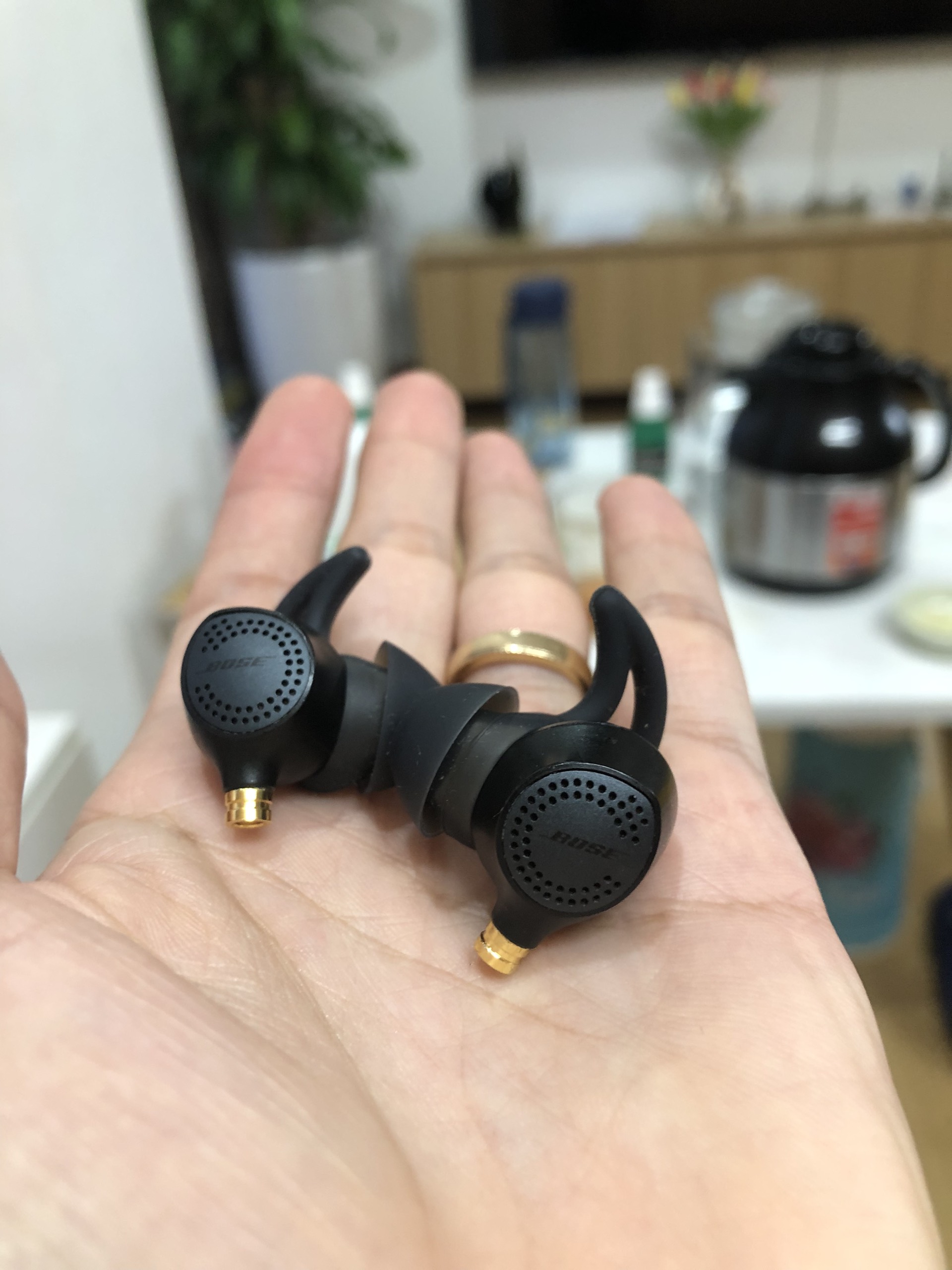 Tai nghe bossee qc30 mod mmcx chân 3.5 hoạc chân type c hàng chính hãng