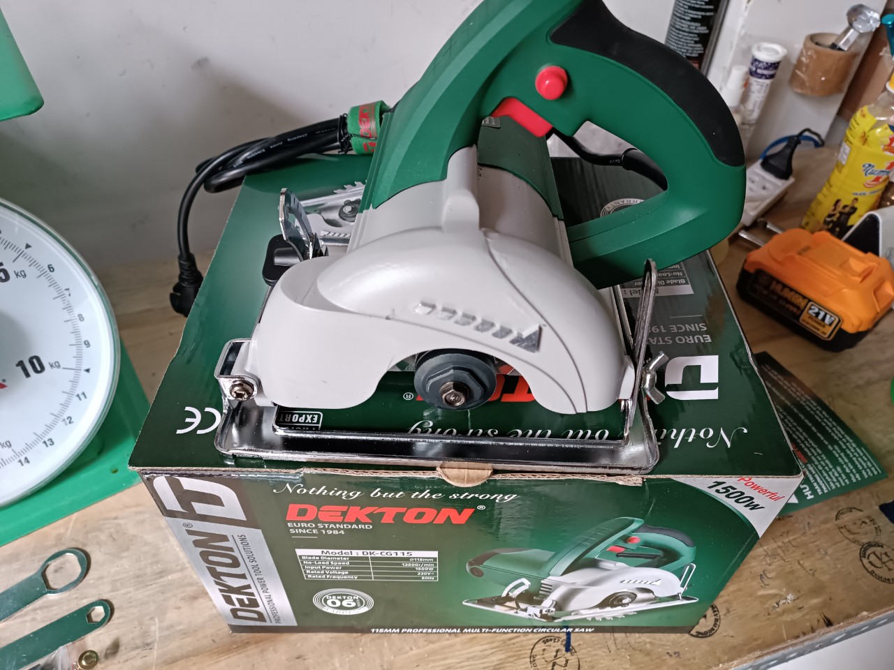 Máy cắt gạch Cưa gỗ DEKTON hai công dụng trong một máy Công suất 1500W moter 100% đồng lưỡi cắt 110MM