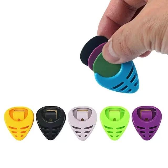 Hộp đựng phím guitar tặng 3 phím gảy