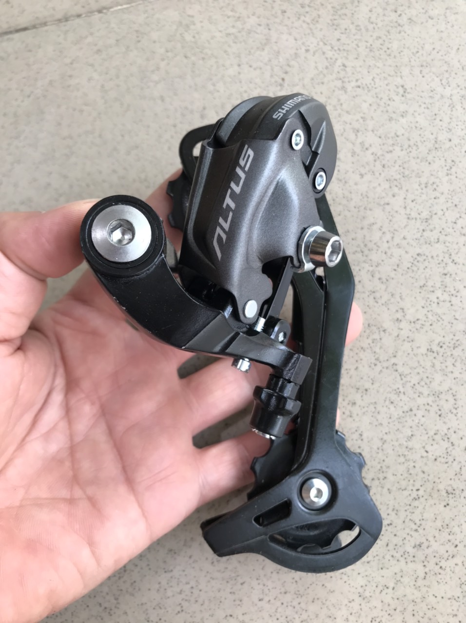 Củ đề sau xe đạp shimano altus rd-m370 9s chính hãng
