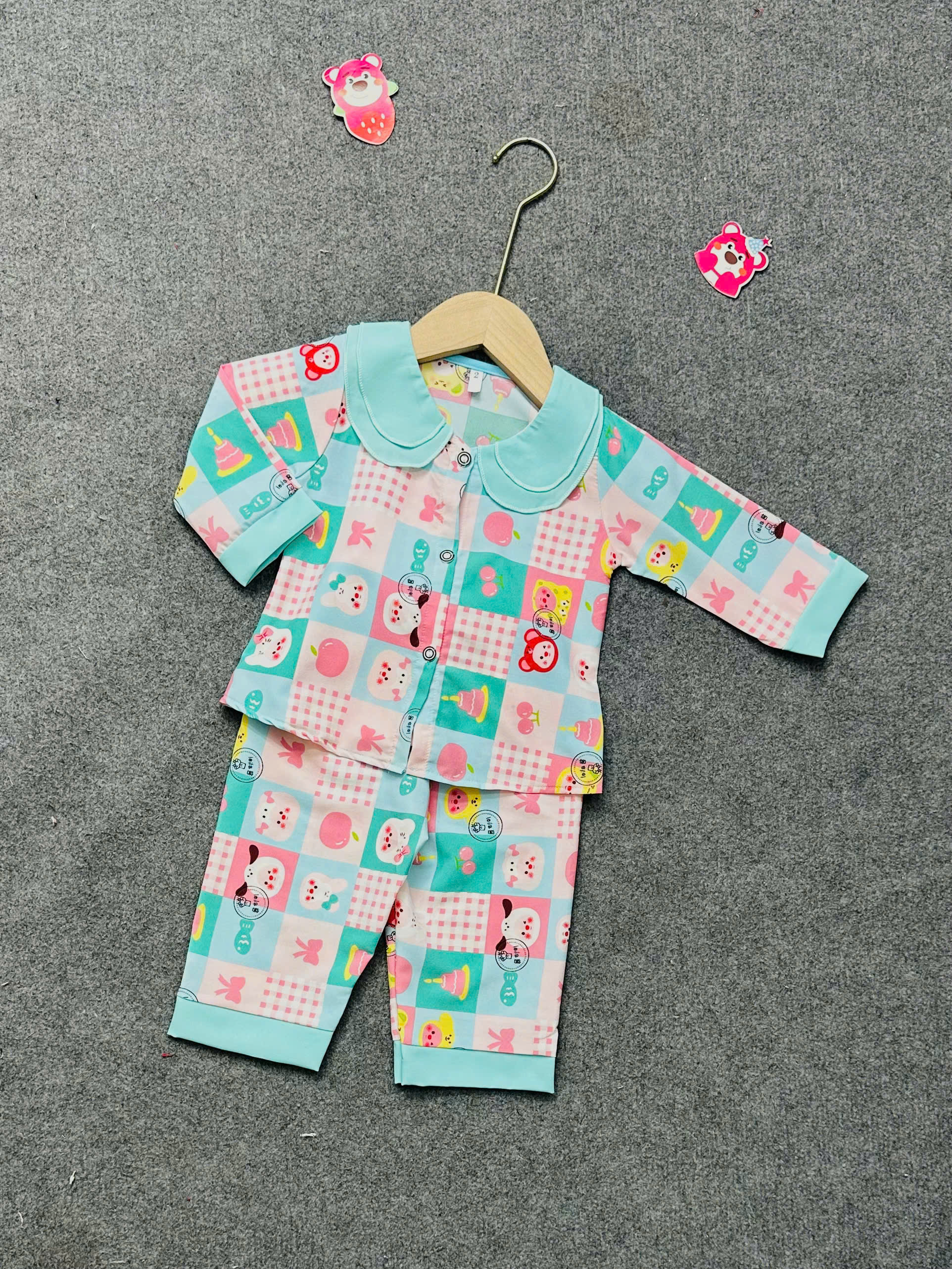 (PIZAMAHH)bộ ngủ tay dài cho bé gái vải lụa kiểu dáng tiểu thư cổ bèo điệu đà size cho bé dưới 6 tuổi - 3