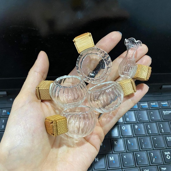 Cóng thủy tinh đựng thức ăn chim vành khuyên , hút mật gắn sẵn tai