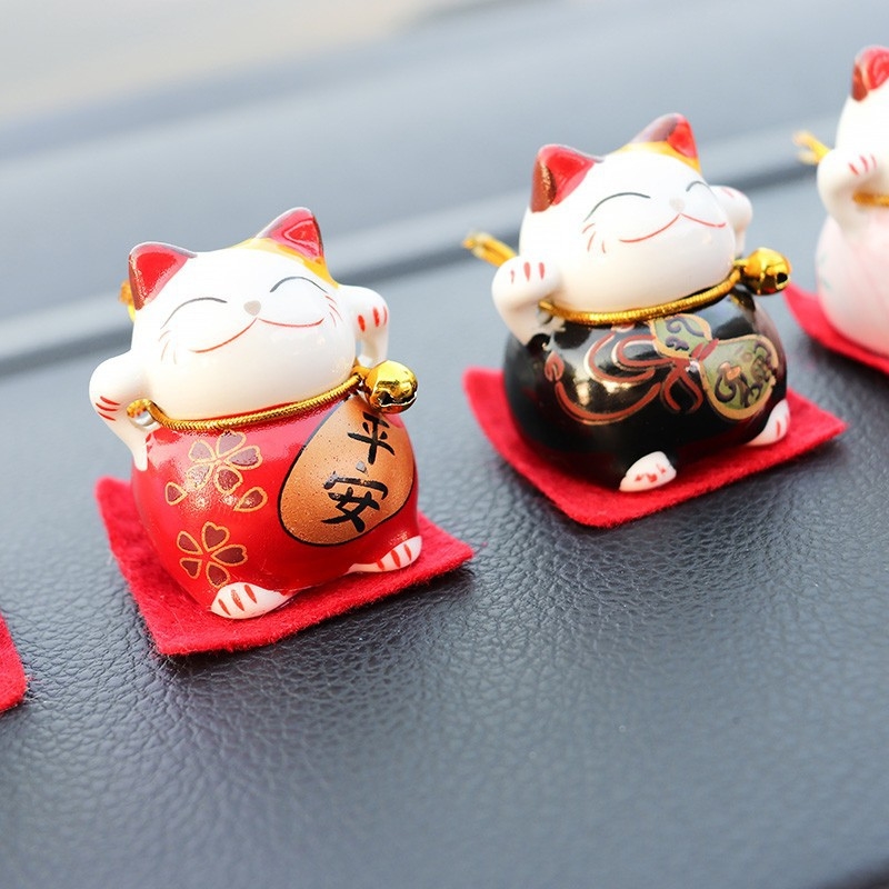 Bộ 5 chú mèo thần tài với 5 màu sắc tượng trưng cho may mắn
