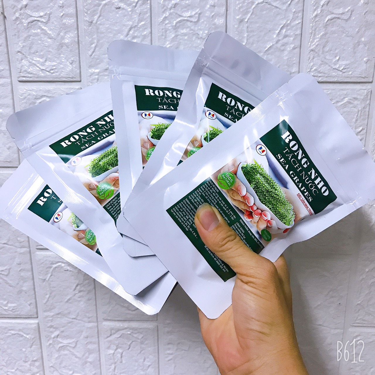 [ 100g ] Rong Nho Kèm Nước Sốt Mè Rang - Rong nho tươi rẻ Khánh Hòa