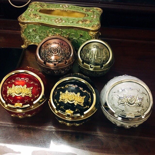 Gạt tàn Hoàng Gia hợp kim